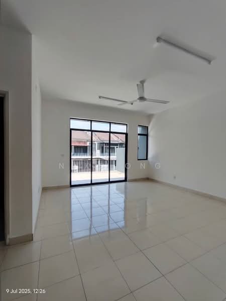 Rumah Teres 2 Tingkat untuk Disewa di Bandar Bistari Perdana (Pasir Gudang) - Niko Ong - Living Room - PropertyGuru.com.my