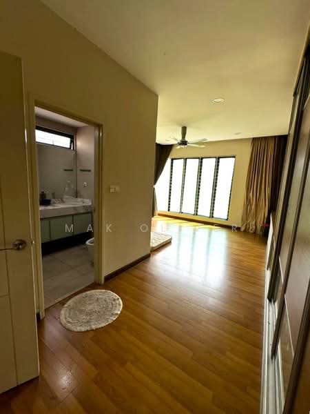 Kondominium untuk Dijual di Savanna 2 - Mak Oliver - Corridor - PropertyGuru.com.my