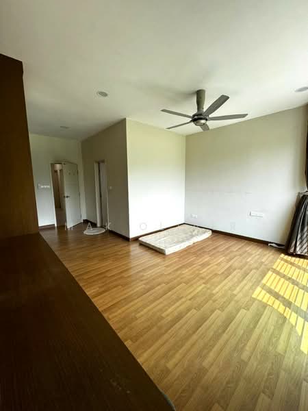 Kondominium untuk Dijual di Savanna 2 - Mak Oliver - Bedroom - PropertyGuru.com.my
