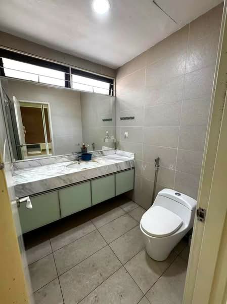 Condominium for Sale at Savanna 2 - Mak Oliver - Bathroom - PropertyGuru.com.my
