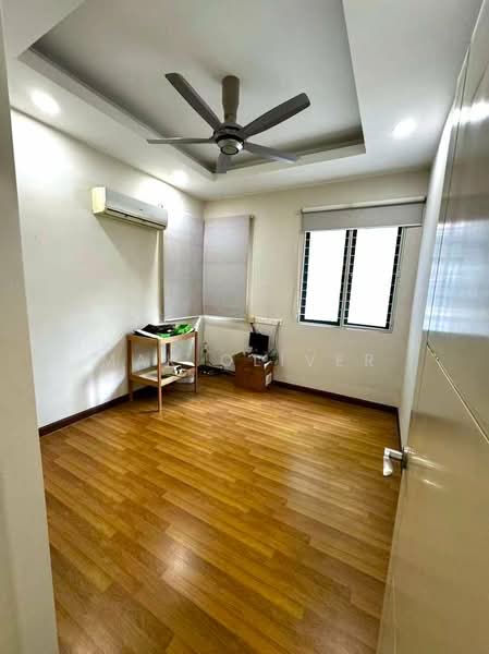 Condominium for Sale at Savanna 2 - Mak Oliver - Bedroom - PropertyGuru.com.my
