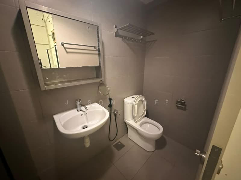 Servis Apartment untuk Disewa di Avenue D'Vogue - Jason Chee - Bathroom - PropertyGuru.com.my