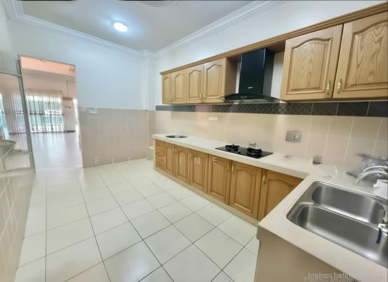 Rumah Teres 2 Tingkat untuk Dijual di Taman Prima Saujana (Kajang) - Celestine Ting - Kitchen - PropertyGuru.com.my