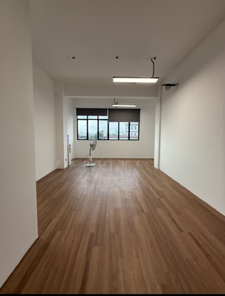 Office for Sale in Pusat Perdagangan Seri Kembangan (Seri Kembangan) - Pauline . - Interior - PropertyGuru.com.my