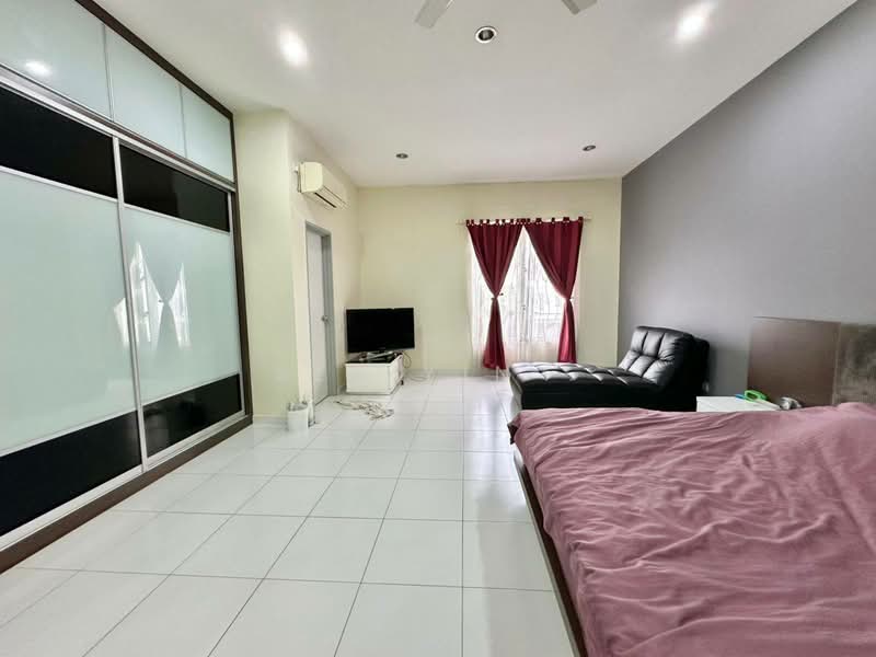 2-storey Terraced House for Sale in Setia Tropika (Johor Bahru) - See Yin . - Bedroom - PropertyGuru.com.my