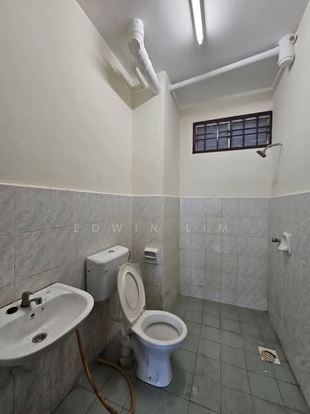 Apartment for Sale at Idaman Senibong - Edwin Lim - Bathroom - PropertyGuru.com.my