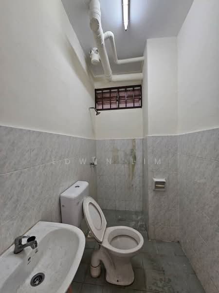 Apartment for Sale at Idaman Senibong - Edwin Lim - Bathroom - PropertyGuru.com.my