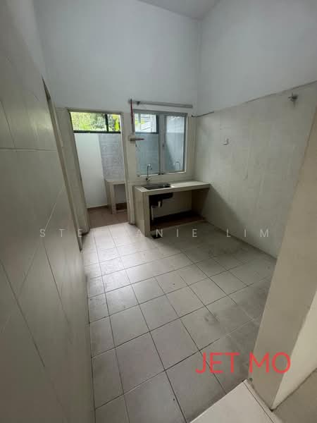 2-storey Terraced House for Rent in Kampung Jawa (Klang) - Stephanie Lim - Kitchen - PropertyGuru.com.my