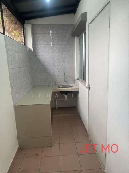 2-storey Terraced House for Rent in Kampung Jawa (Klang) - Stephanie Lim - Kitchen - PropertyGuru.com.my