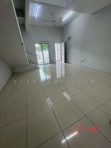 2-storey Terraced House for Rent in Kampung Jawa (Klang) - Stephanie Lim - Living Room - PropertyGuru.com.my