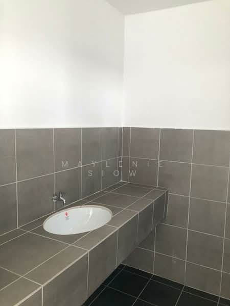 Kedai untuk Dijual di Beranang (Selangor) - Maylenie Siow - Bathroom - PropertyGuru.com.my