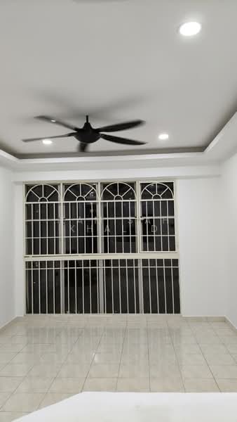 Pangsapuri untuk Dijual di Sri Jati 1 - Kamisah Khalid - Living Room - PropertyGuru.com.my