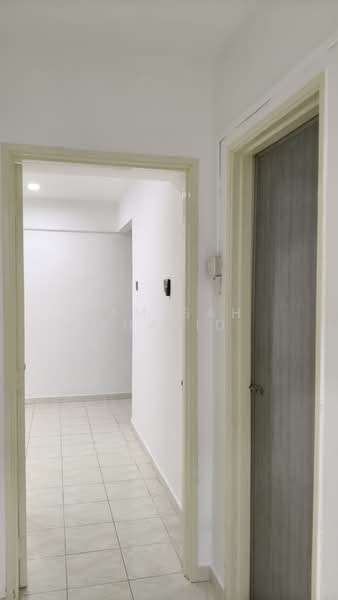 Pangsapuri untuk Dijual di Sri Jati 1 - Kamisah Khalid - Corridor - PropertyGuru.com.my