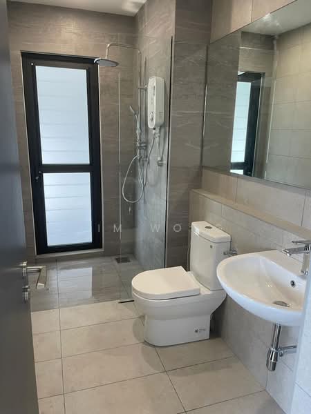 Servis Apartment untuk Disewa di Atwater : Service Residences - Tim Wong - Bathroom - PropertyGuru.com.my