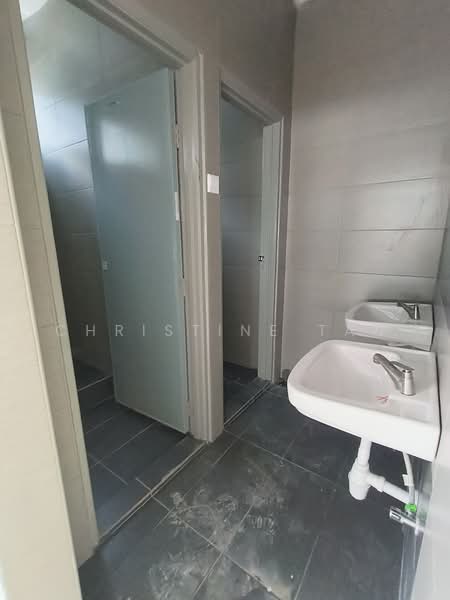 Semi-D Factory for Rent in Kulim (Kedah) - Christine Tan - Bathroom - PropertyGuru.com.my