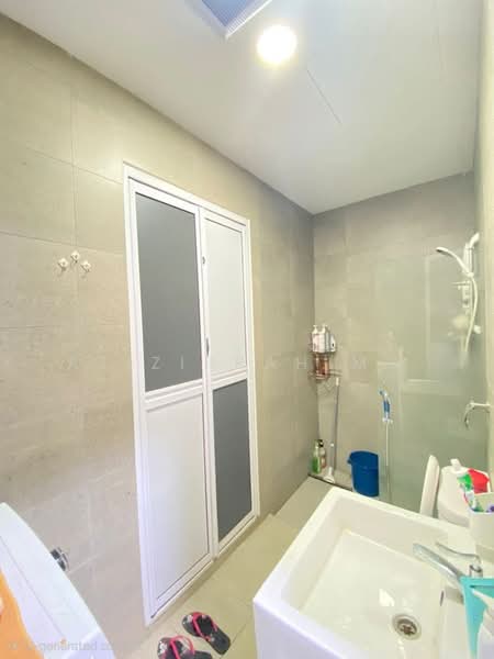 Servis Apartment untuk Disewa di Kenwingston Square Garden - Azizirrahim . - Bathroom - PropertyGuru.com.my