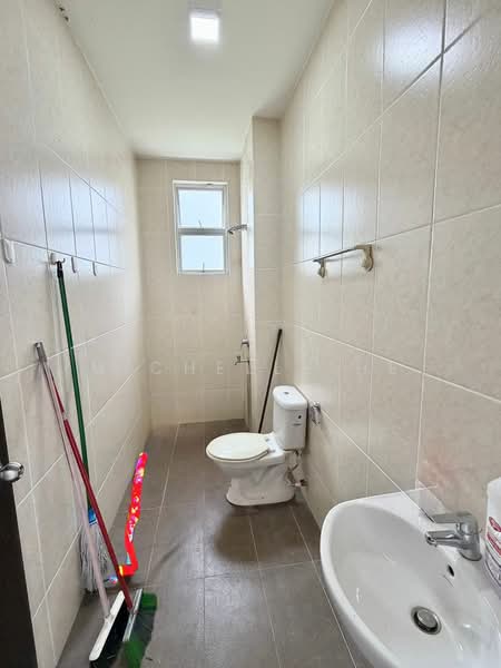 2-storey Terraced House for Sale in Taman Molek (Johor Bahru) - Michelle He - Bathroom - PropertyGuru.com.my