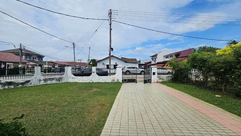 Rumah Banglo untuk Dijual di Taman Sin Hoe (Bukit Baru) - BL Bong - Garden - PropertyGuru.com.my