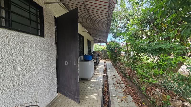 Rumah Banglo untuk Dijual di Taman Sin Hoe (Bukit Baru) - BL Bong - Entrance - PropertyGuru.com.my