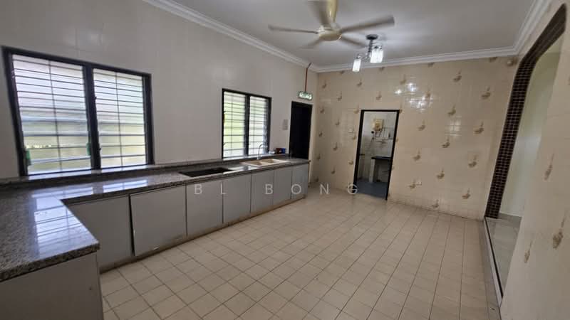 Rumah Banglo untuk Dijual di Taman Sin Hoe (Bukit Baru) - BL Bong - Kitchen - PropertyGuru.com.my