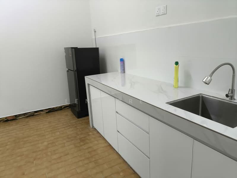 1-storey Terraced House for Rent in SS5 (Petaling Jaya) - Lena Green - Kitchen - PropertyGuru.com.my