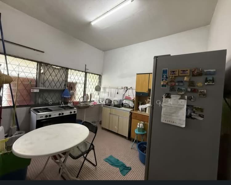 2-storey Terraced House for Sale in Taman Kolam Air (Johor Bahru) - Alicia Lian - Kitchen - PropertyGuru.com.my