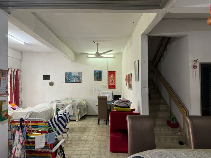 2-storey Terraced House for Sale in Taman Kolam Air (Johor Bahru) - Alicia Lian - Living Room - PropertyGuru.com.my