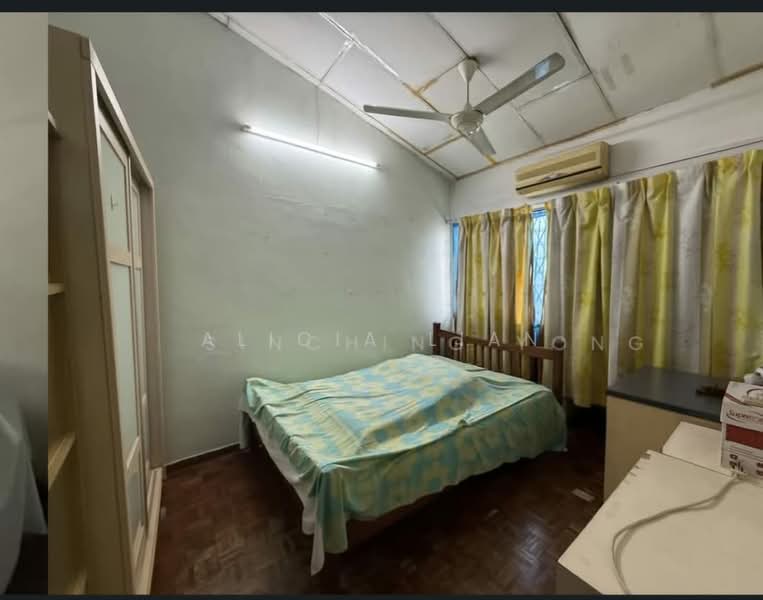 2-storey Terraced House for Sale in Taman Kolam Air (Johor Bahru) - Alicia Lian - Bedroom - PropertyGuru.com.my
