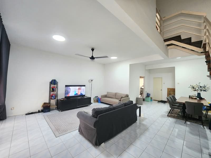 Rumah Teres 2 Tingkat untuk Dijual di Ukay Perdana (Ulu Kelang) - Basri Munir - Living Room - PropertyGuru.com.my