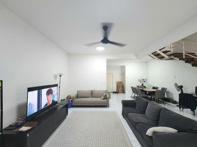 Rumah Teres 2 Tingkat untuk Dijual di Ukay Perdana (Ulu Kelang) - Basri Munir - Living Room - PropertyGuru.com.my
