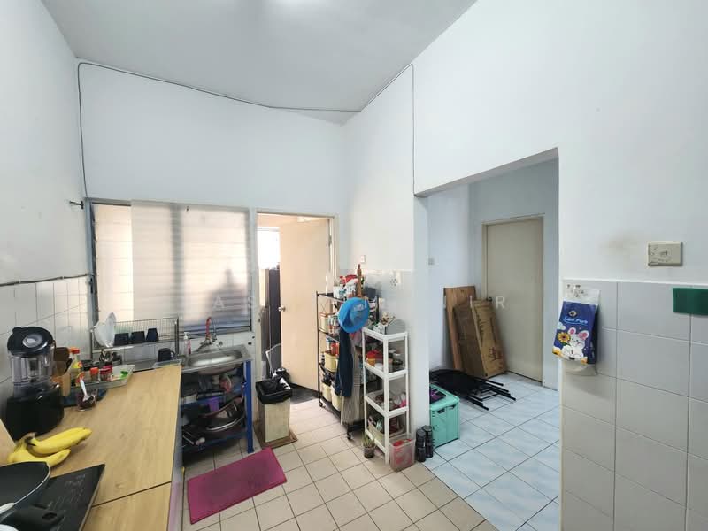 Rumah Teres 2 Tingkat untuk Dijual di Ukay Perdana (Ulu Kelang) - Basri Munir - Kitchen - PropertyGuru.com.my