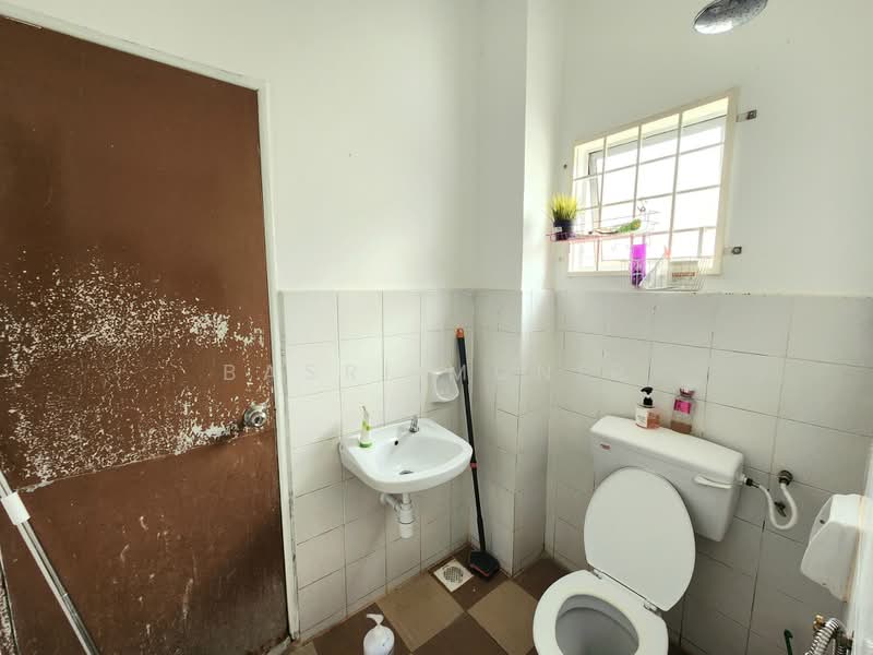Rumah Teres 2 Tingkat untuk Dijual di Ukay Perdana (Ulu Kelang) - Basri Munir - Bathroom - PropertyGuru.com.my