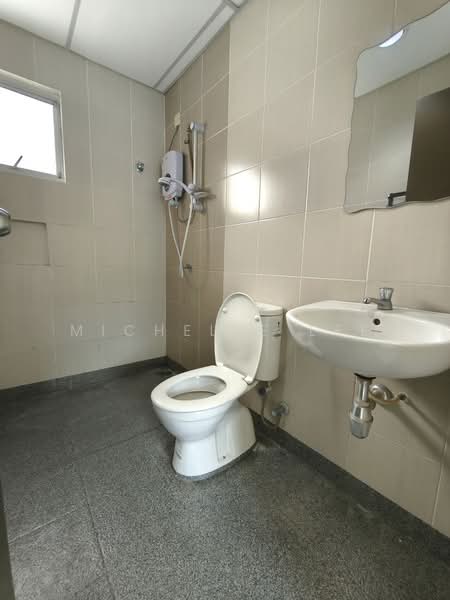 Pangsapuri untuk Disewa di Akasia Apartment - Michelle Lee - Bathroom - PropertyGuru.com.my
