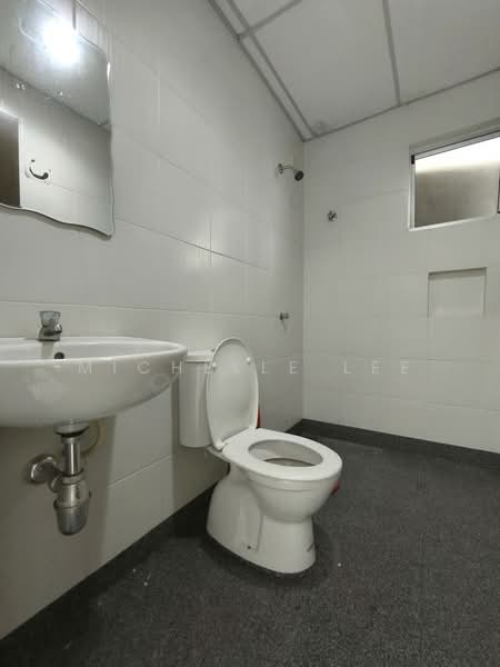 Pangsapuri untuk Disewa di Akasia Apartment - Michelle Lee - Bathroom - PropertyGuru.com.my