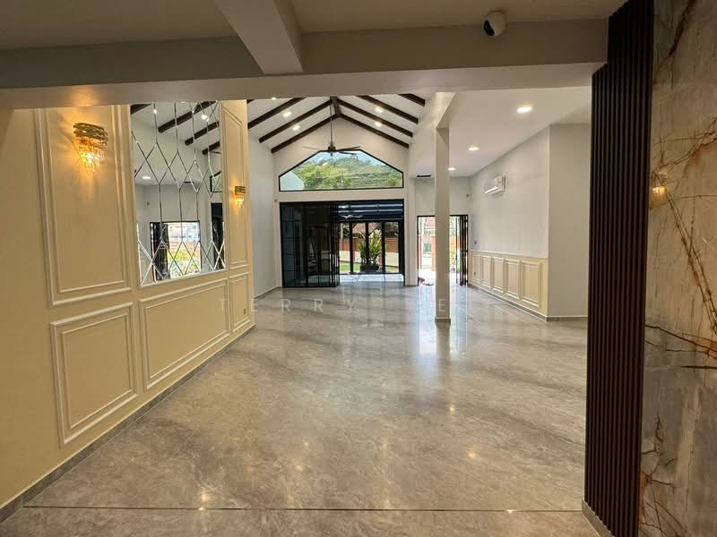 Rumah Banglo untuk Dijual di Kota Damansara (Selangor) - Terry Yee - Living Room - PropertyGuru.com.my