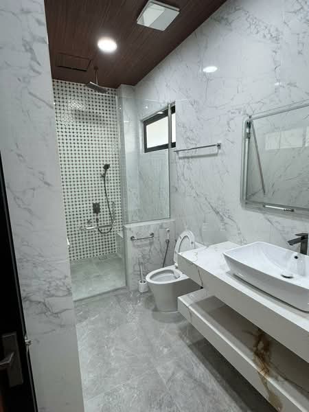 Rumah Banglo untuk Dijual di Kota Damansara (Selangor) - Terry Yee - Bathroom - PropertyGuru.com.my