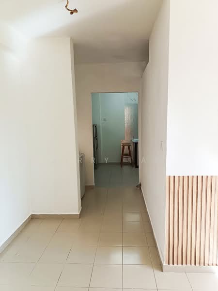 Apartment for Rent at Sri Saujana - Jerry Tan - Corridor - PropertyGuru.com.my