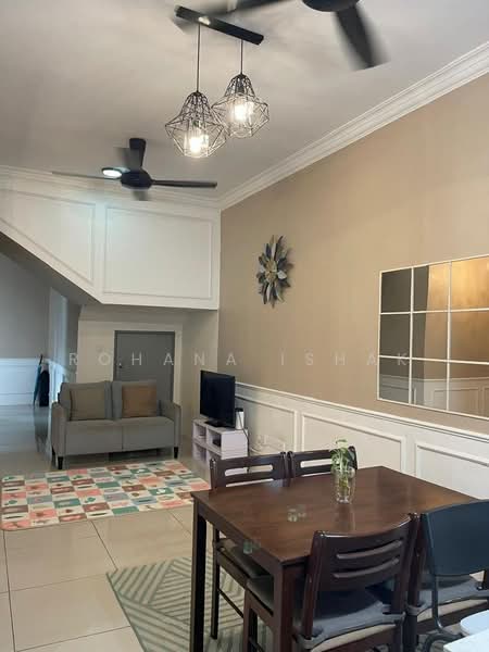 Townhouse for Sale in Kuala Selangor (Selangor) - Rohana Ishak - Living Room - PropertyGuru.com.my