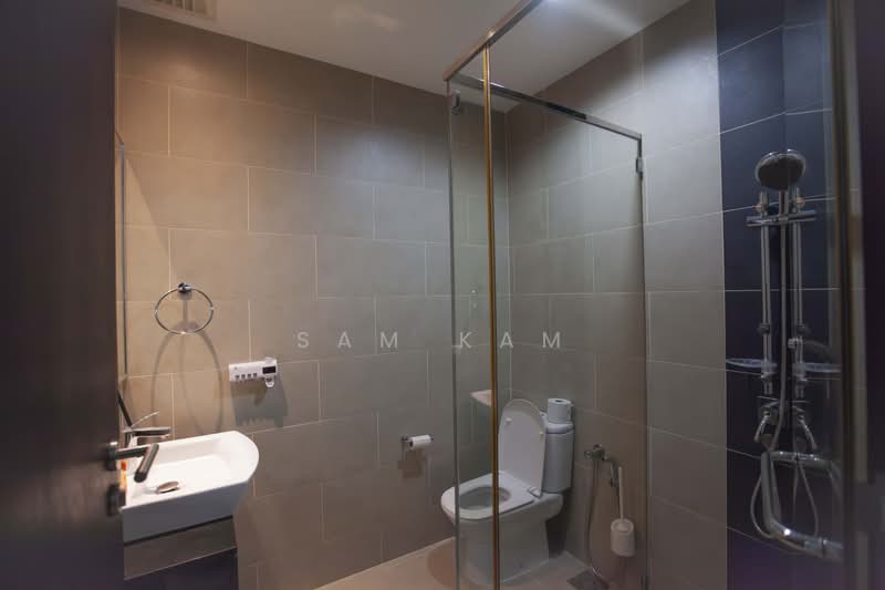 Kondominium untuk Dijual di Gurney Paragon - Sam Kam - Bathroom - PropertyGuru.com.my