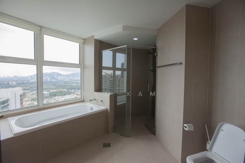 Kondominium untuk Dijual di Gurney Paragon - Sam Kam - Bathroom - PropertyGuru.com.my