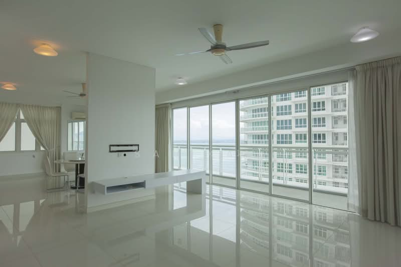 Kondominium untuk Dijual di Gurney Paragon - Sam Kam - Living Room - PropertyGuru.com.my