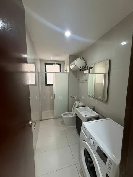 Condominium for Rent at Amberside @ Country Garden Danga Bay - Ellen Yeap - Bathroom - PropertyGuru.com.my
