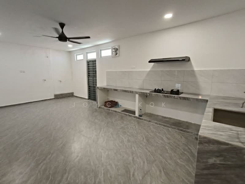 Rumah Teres 2 Tingkat untuk Dijual di Usj 4 (Subang Jaya) - Joyce Kok - Kitchen - PropertyGuru.com.my
