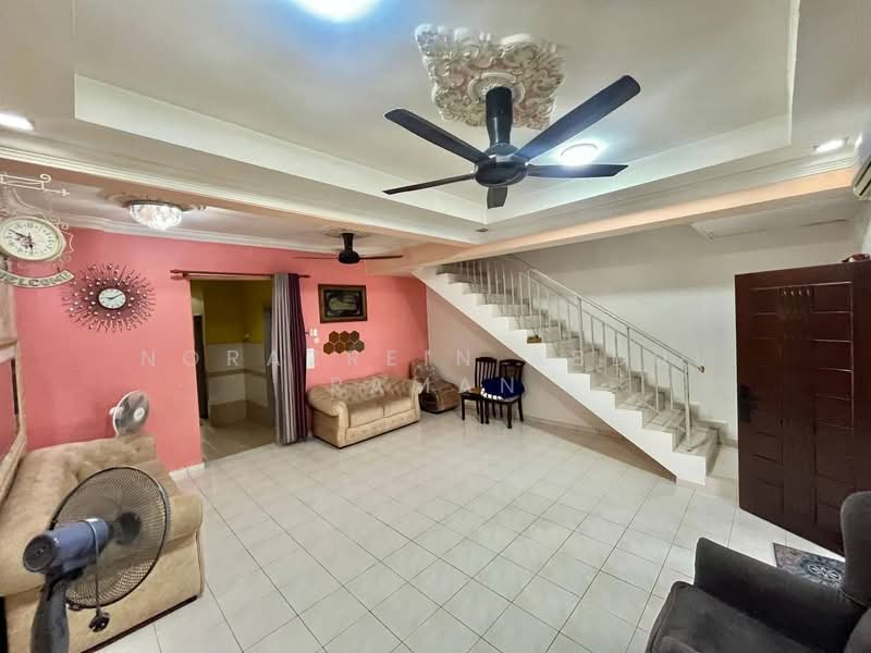 Terraced House for Sale in Sungai Buloh (Selangor) - Norazrein Abdul Raman - Living Room - PropertyGuru.com.my