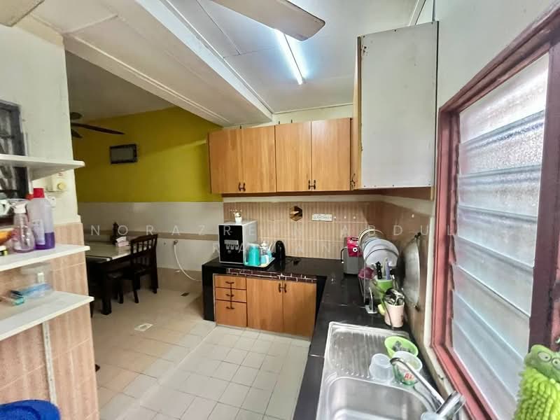 Terraced House for Sale in Sungai Buloh (Selangor) - Norazrein Abdul Raman - Kitchen - PropertyGuru.com.my