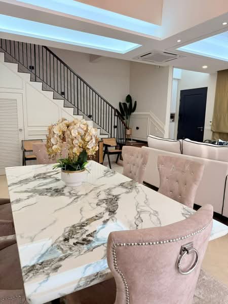 Semi-Detached House for Sale in Kuala Selangor (Selangor) - Rohana Ishak - Dining Room - PropertyGuru.com.my