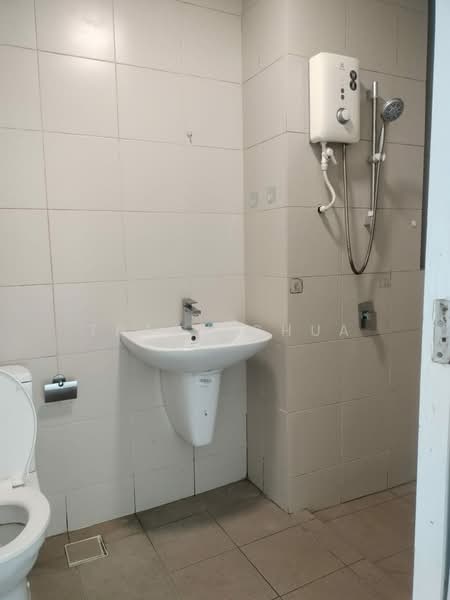 Service Residence for Rent at i-SOHO @ i-City - Tracy Chua - Bathroom - PropertyGuru.com.my