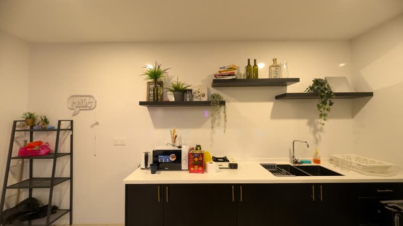 Service Residence for Rent at Reizz Residence - Jojo Yam - Kitchen - PropertyGuru.com.my