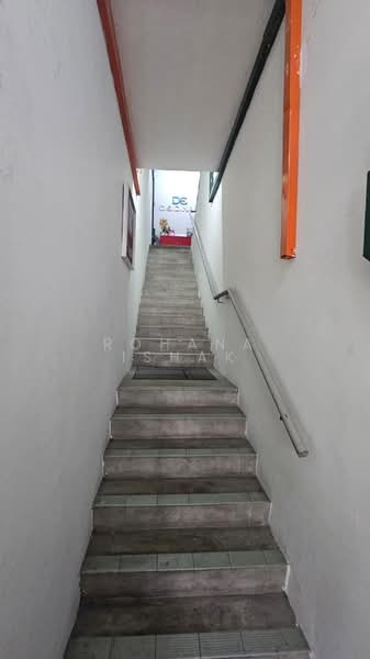 Shop / Office for Sale in Batu Caves (Selangor) - Rohana Ishak - Corridor - PropertyGuru.com.my