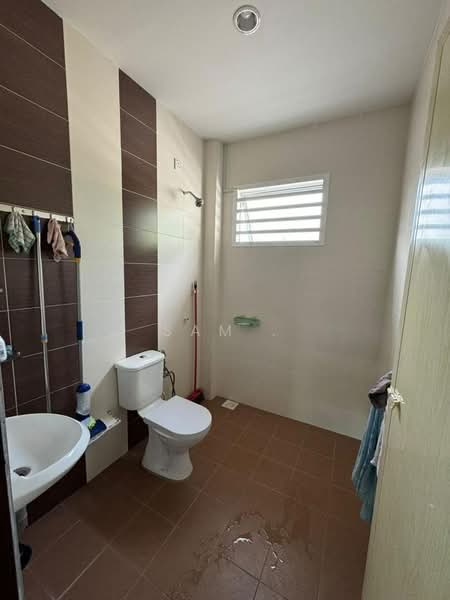Rumah Teres 1.5 Tingkat untuk Disewa di Menglembu (Perak) - Sam . - Bathroom - PropertyGuru.com.my